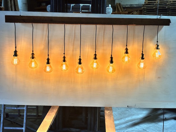 Edison Light 2m Long Display