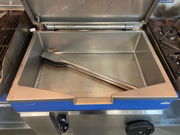Blue Seal bratt pan