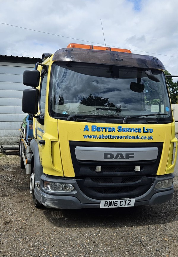 Secondhand 1,000 Gallon Tanker