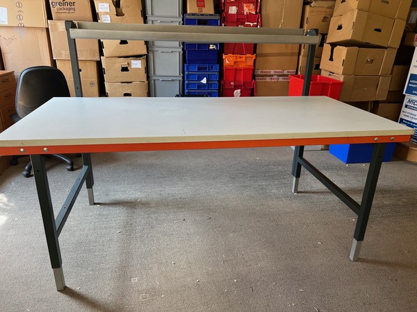 Commercial Packing Station