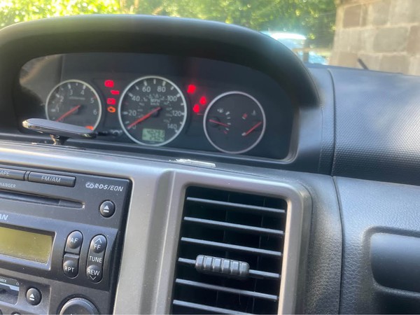 Low mileage Nisan X Trail 4 x 4