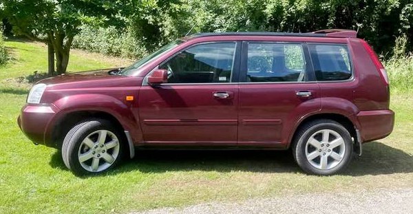 X Trail 4 x 4 Nisan for sale