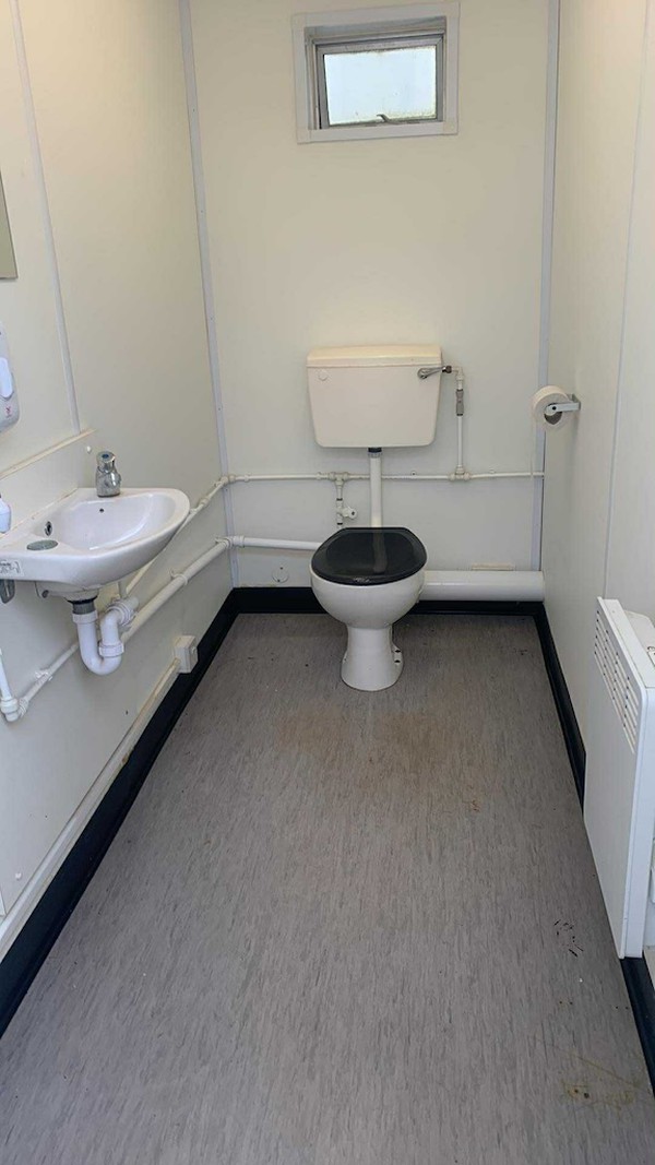 4 + 1 Anti Vandal Steel Jackleg Toilet Block