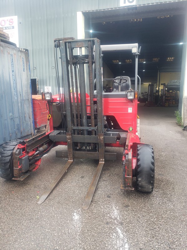 Moffett 4-Way M8 3 Tonne fork lift truck for sale