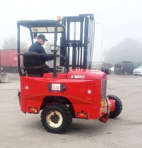 Used Moffett Me Lorry mountable fork lift truck for sale