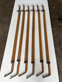 Extendable stage braces