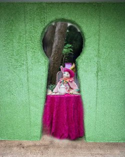 Alice in wonderland keyhole prop