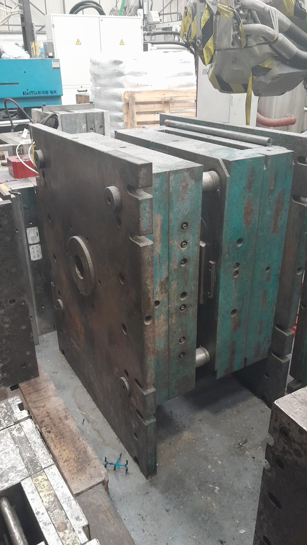 Plastic floor injection moulds for sale
