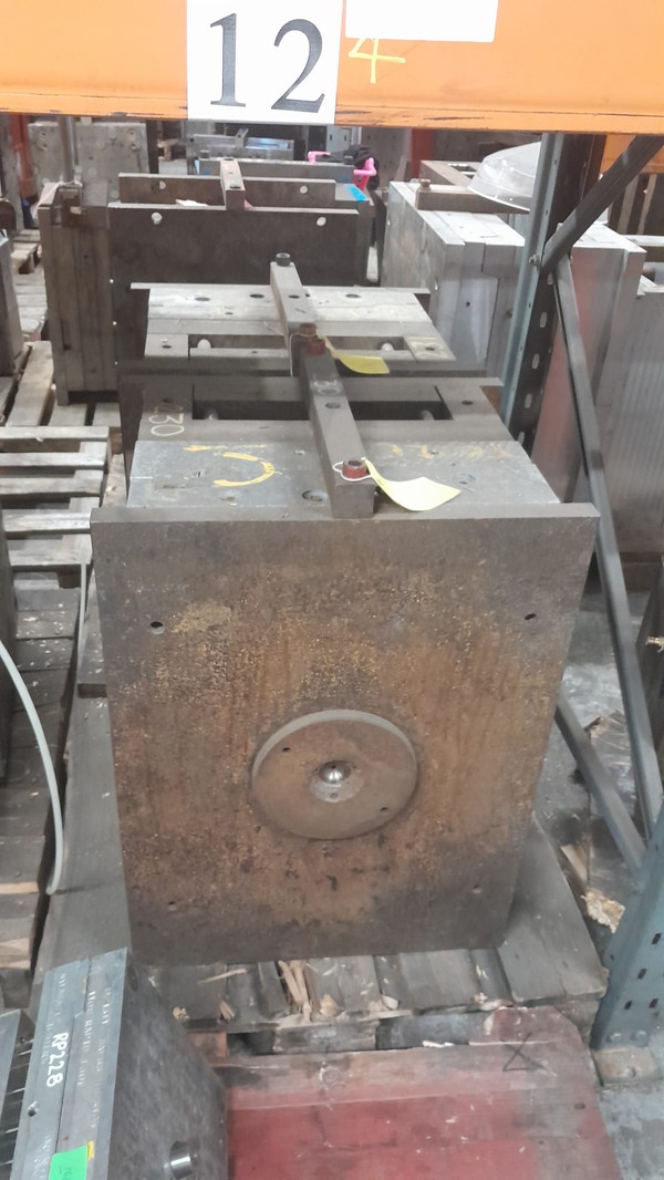 Plastic floor tile injection moulds