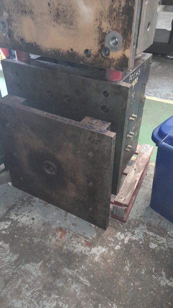 Plastic flooring manufacturing moulds