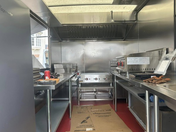 Servicing moblike kitchen trucks