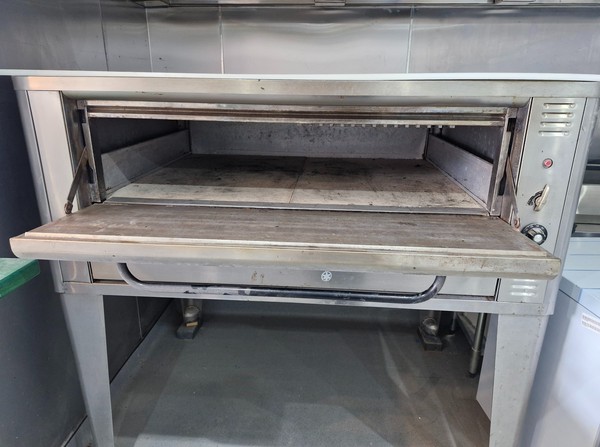 Secondhand Gas Pizza Oven