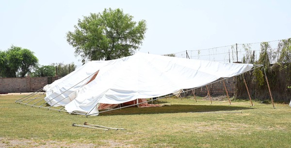 Standing the marquee onto it's legs