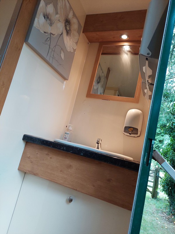 2x 3 + 1 Toilet Trailers