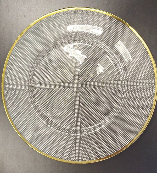 Glass charger plate for weddings