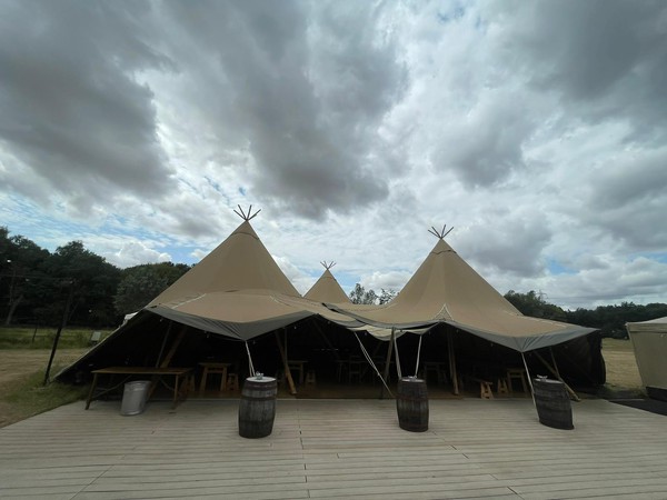 Second hand Giant Hat Kata Tipis
