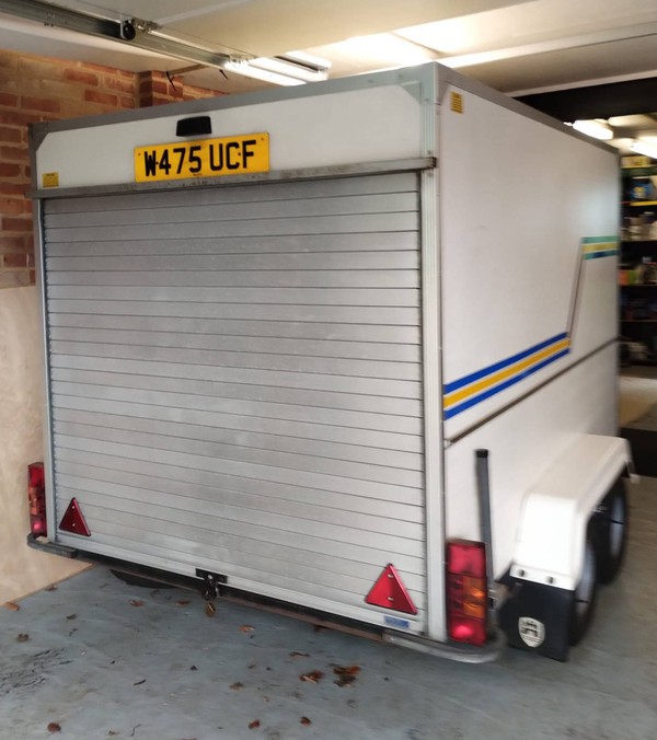 Box trailer with roller shutter door