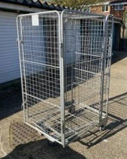 Folding milk transport cage