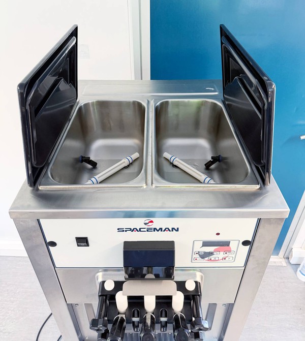 Spaceman soft serve ice cream machine for sale