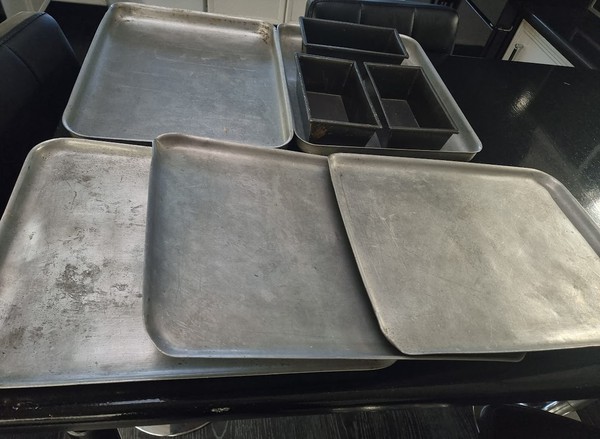 Secondhand 10x Baking Trays