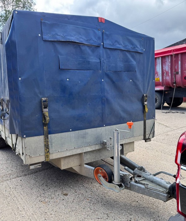 20Ft trailer with cover