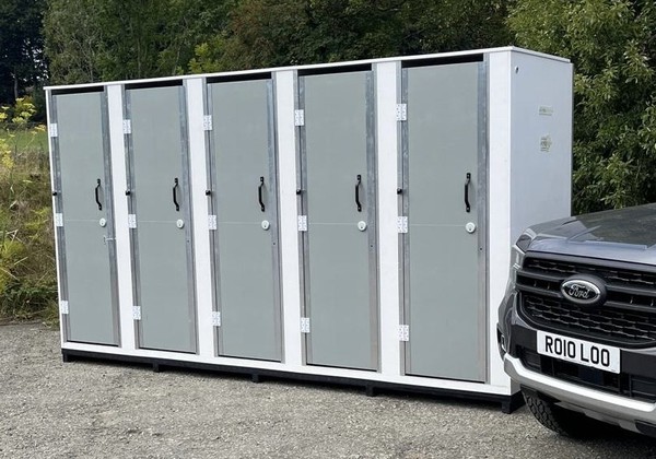 5 Bay Shower Block For Sale