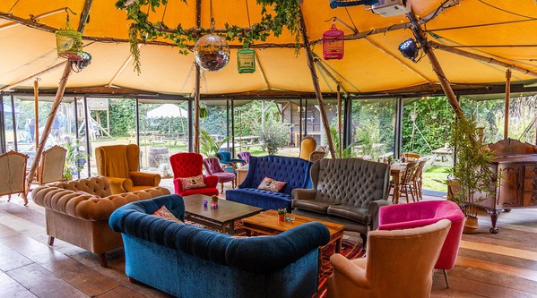 Auction for Tipi pub extension