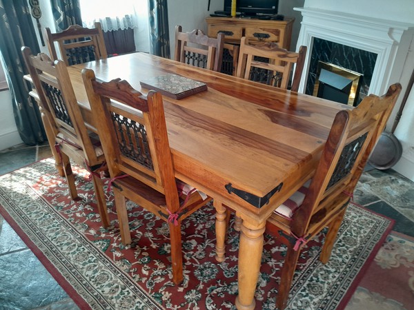 Secondhand Sheesham Table with Six Chairs and Matching Side Board For Sale