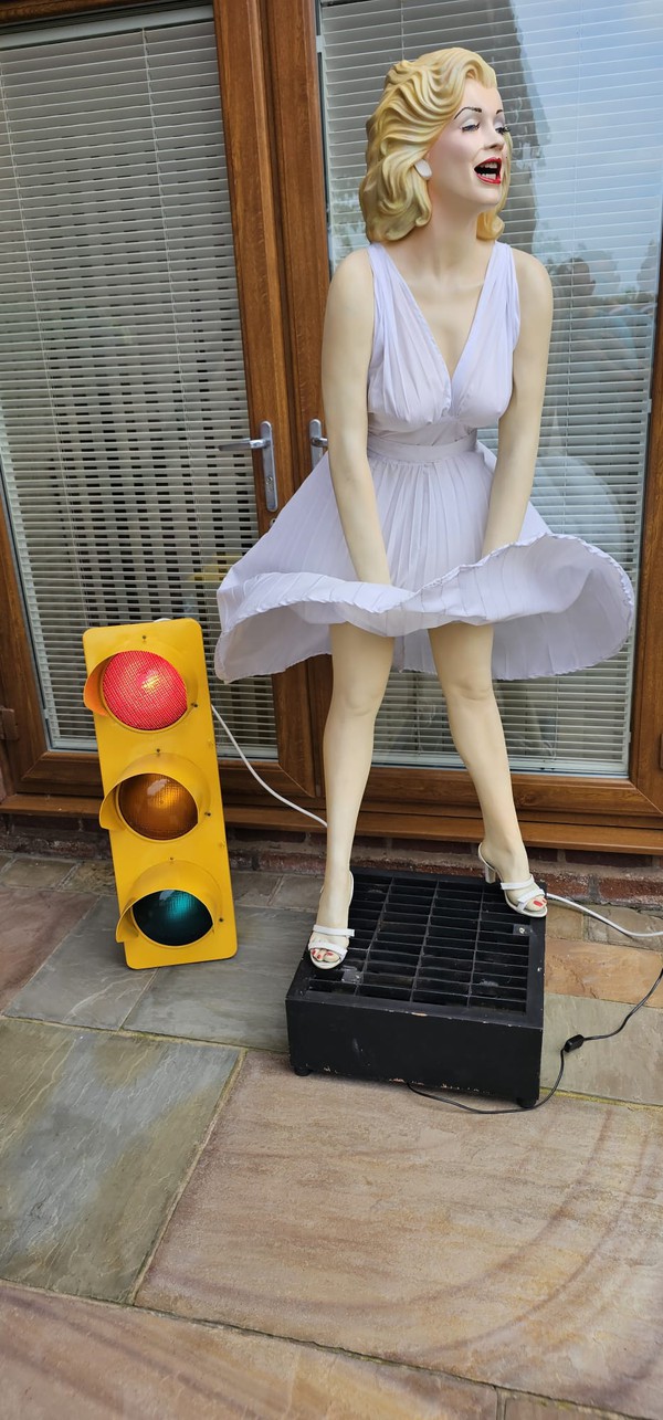 Marilyn Monroe white cocktail dress
