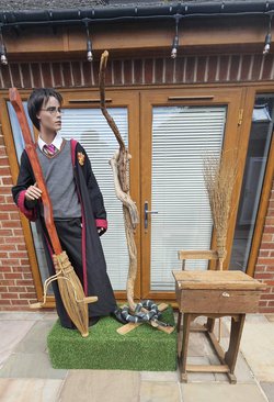 Harry Potter Wizard, Lifesize Film Prop