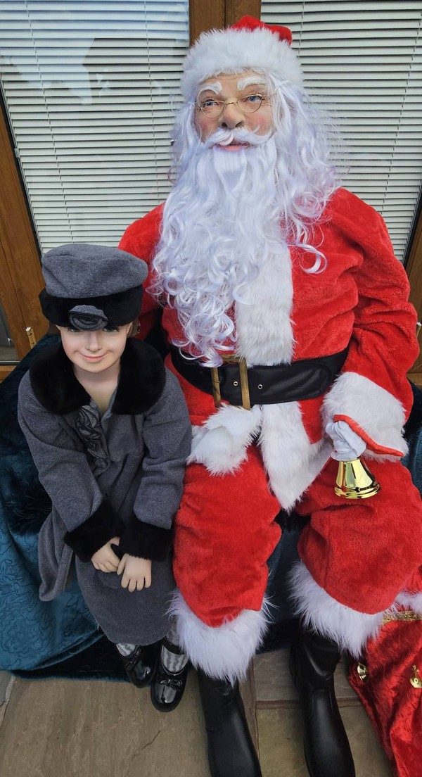 Santa Claus and little girl