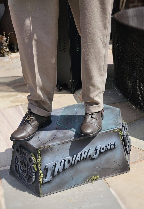 Indiana Jones plinth