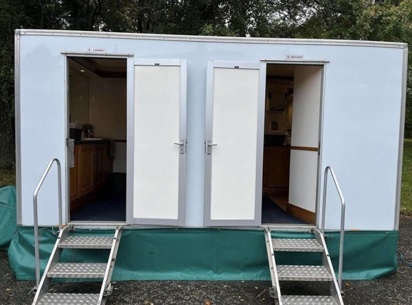 Used 2+1 Recirculating Luxury Toilet Unit For Sale