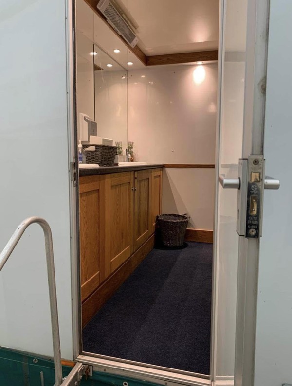 2+1 Recirculating Luxury Toilet Unit For Sale