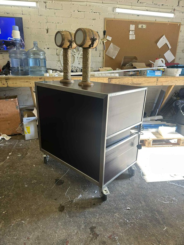 Secondhand Unique Mobile Beer Bar on Wheels For Sale