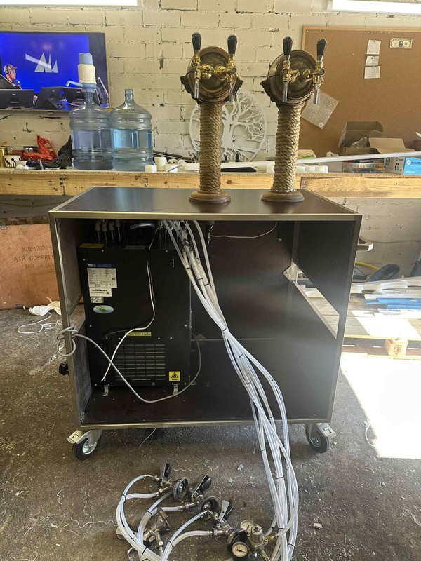 Secondhand Unique Mobile Beer Bar on Wheels For Sale