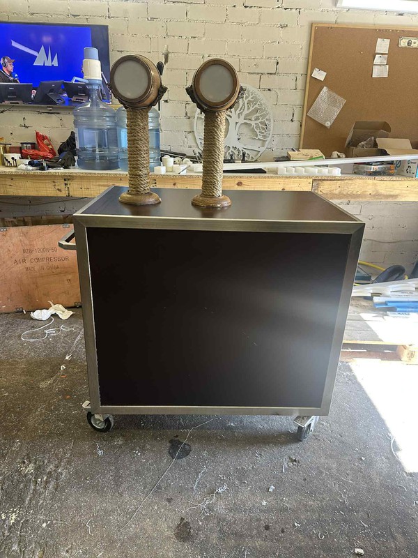 Secondhand Unique Mobile Beer Bar on Wheels For Sale